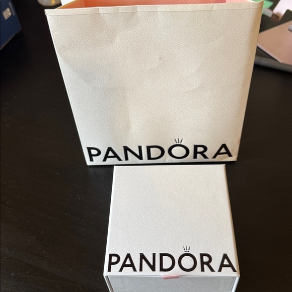 Pandora Moments Heart Closure Snake Chain Bracelet - Picture 5 of 5